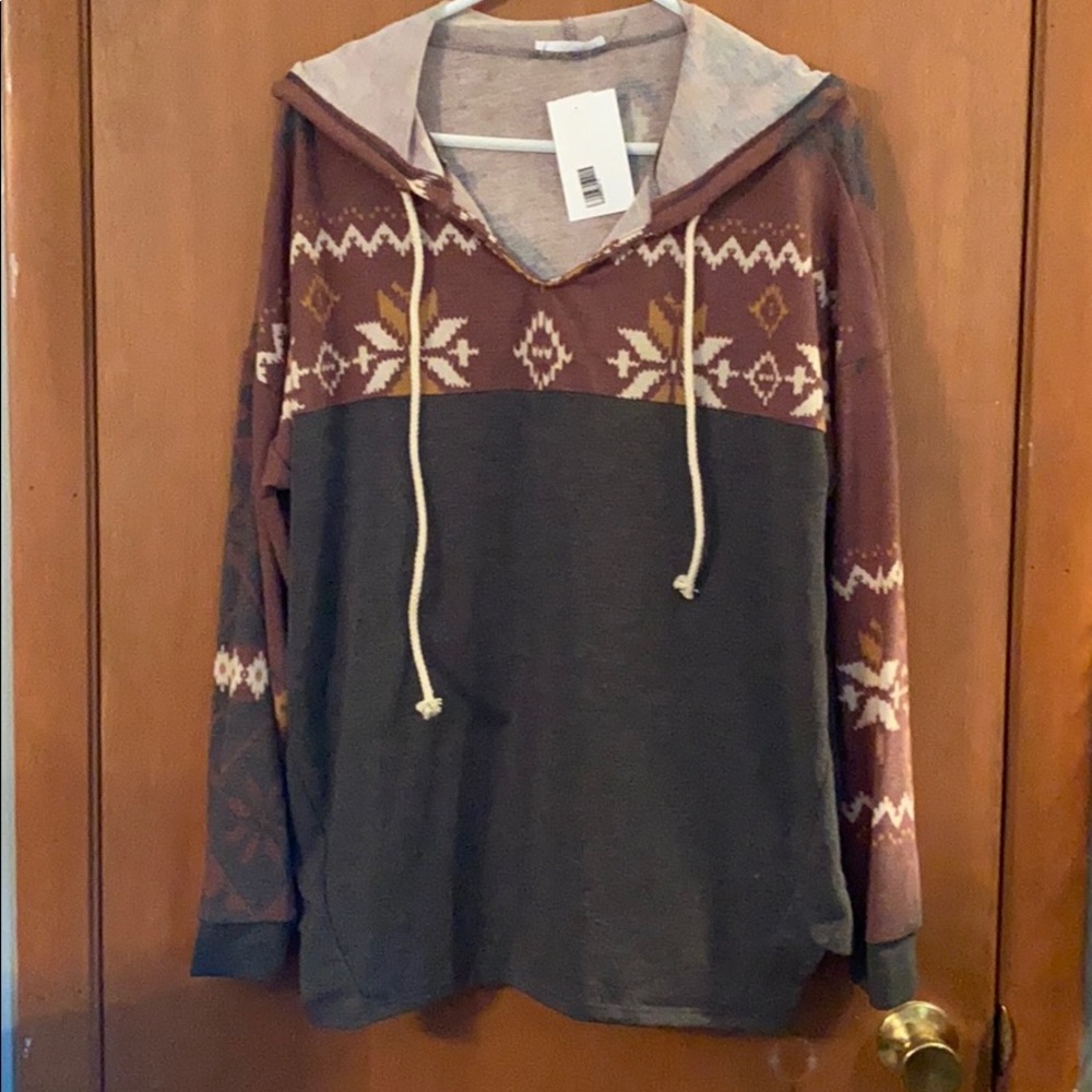 GeeGee Hoodie - Size L